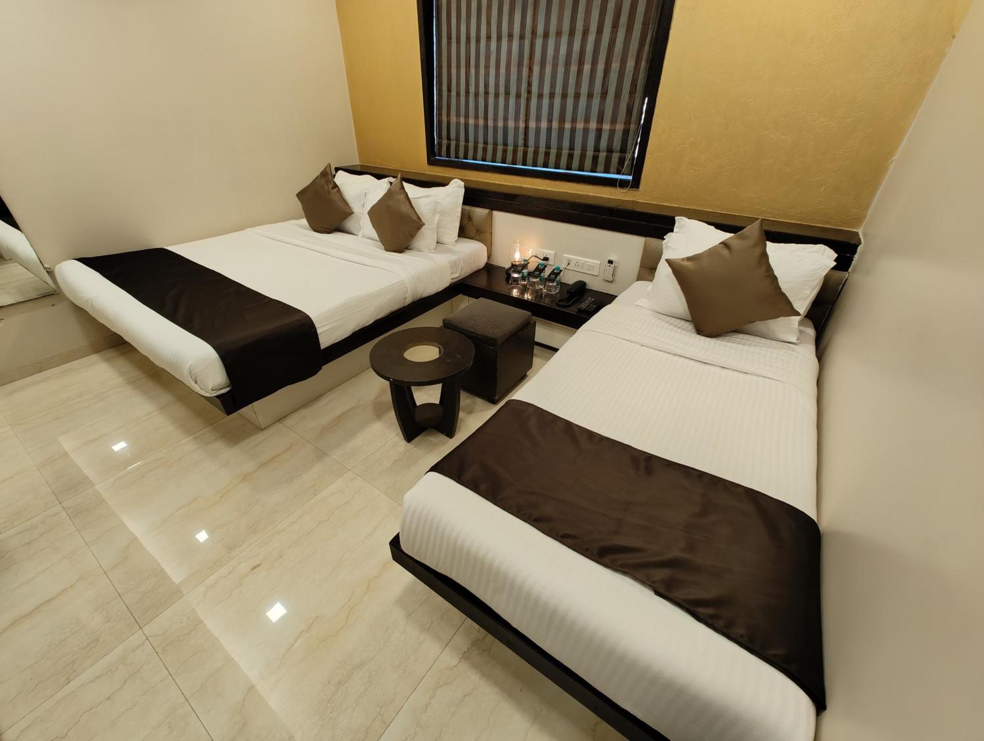 The Majlis Hotel - Colaba Mumbai Kültér fotó