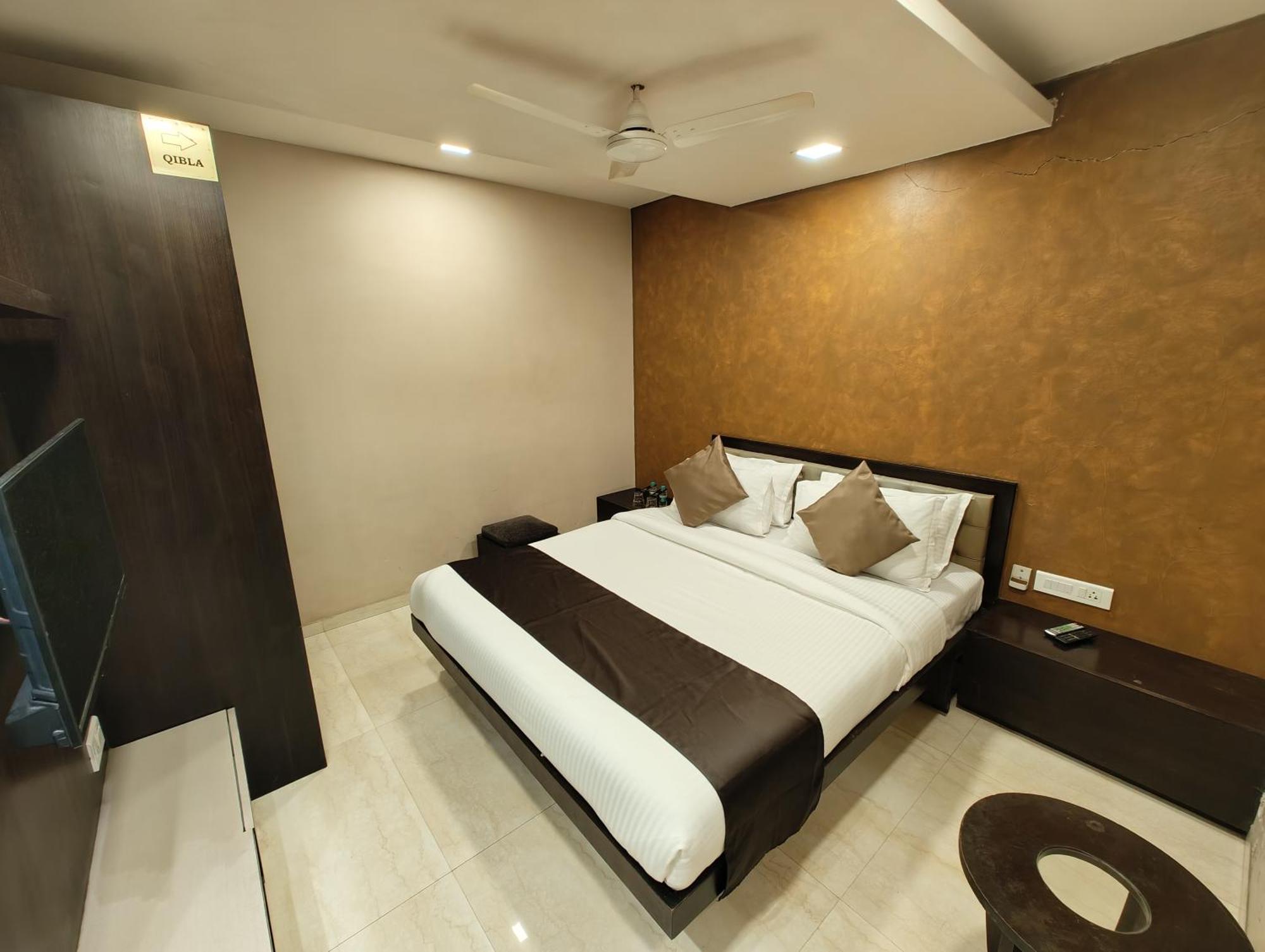 The Majlis Hotel - Colaba Mumbai Kültér fotó
