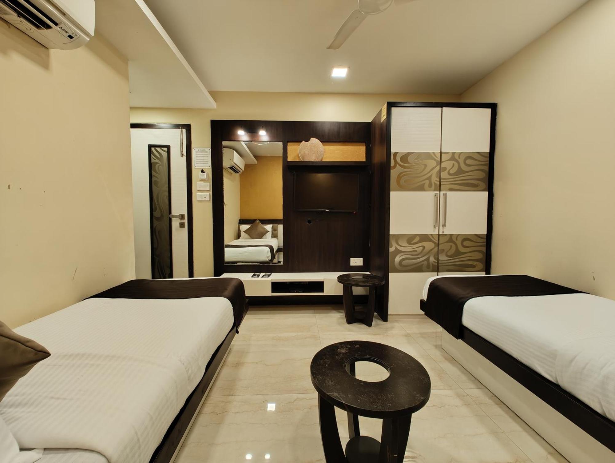 The Majlis Hotel - Colaba Mumbai Kültér fotó