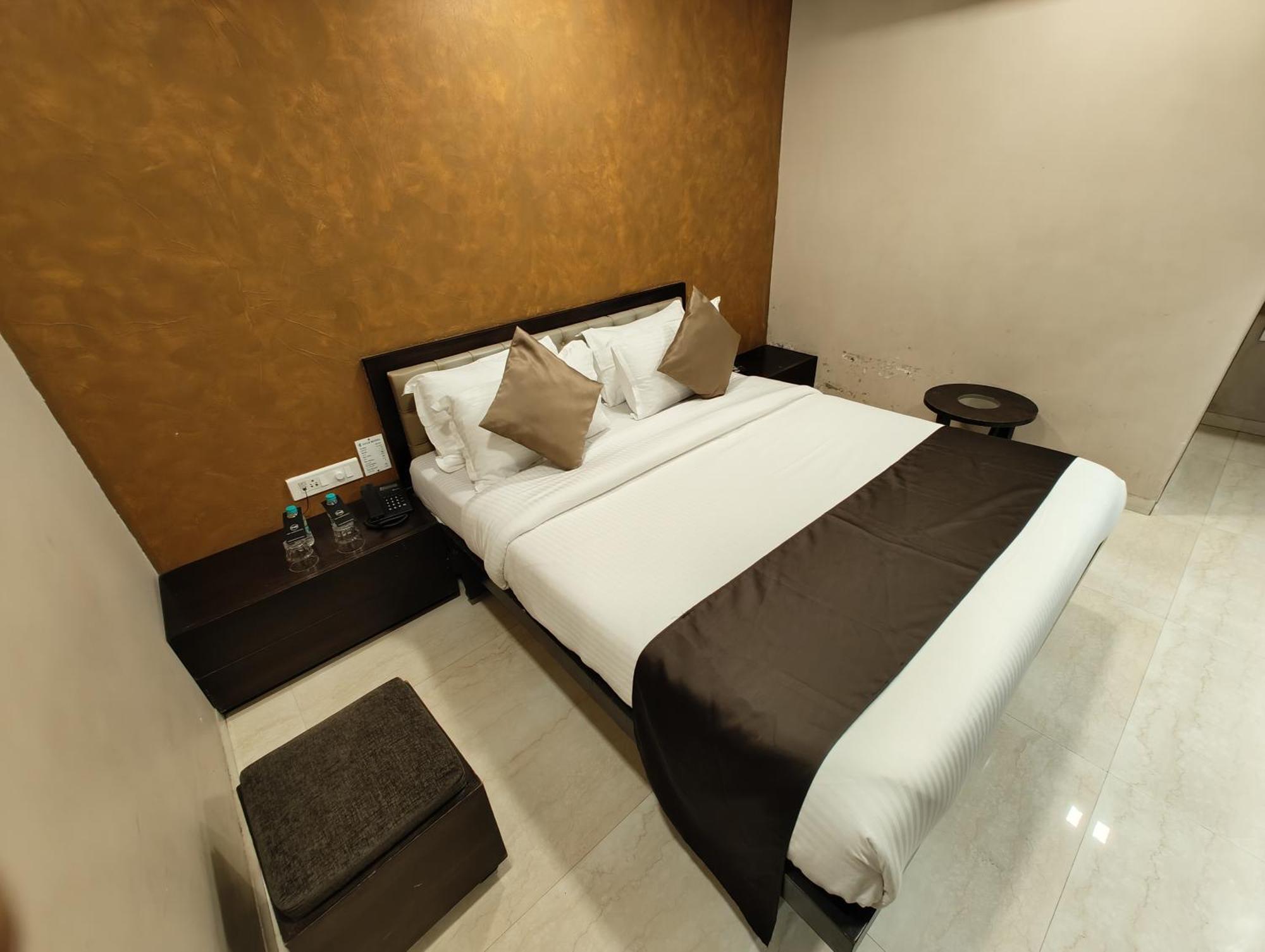 The Majlis Hotel - Colaba Mumbai Kültér fotó