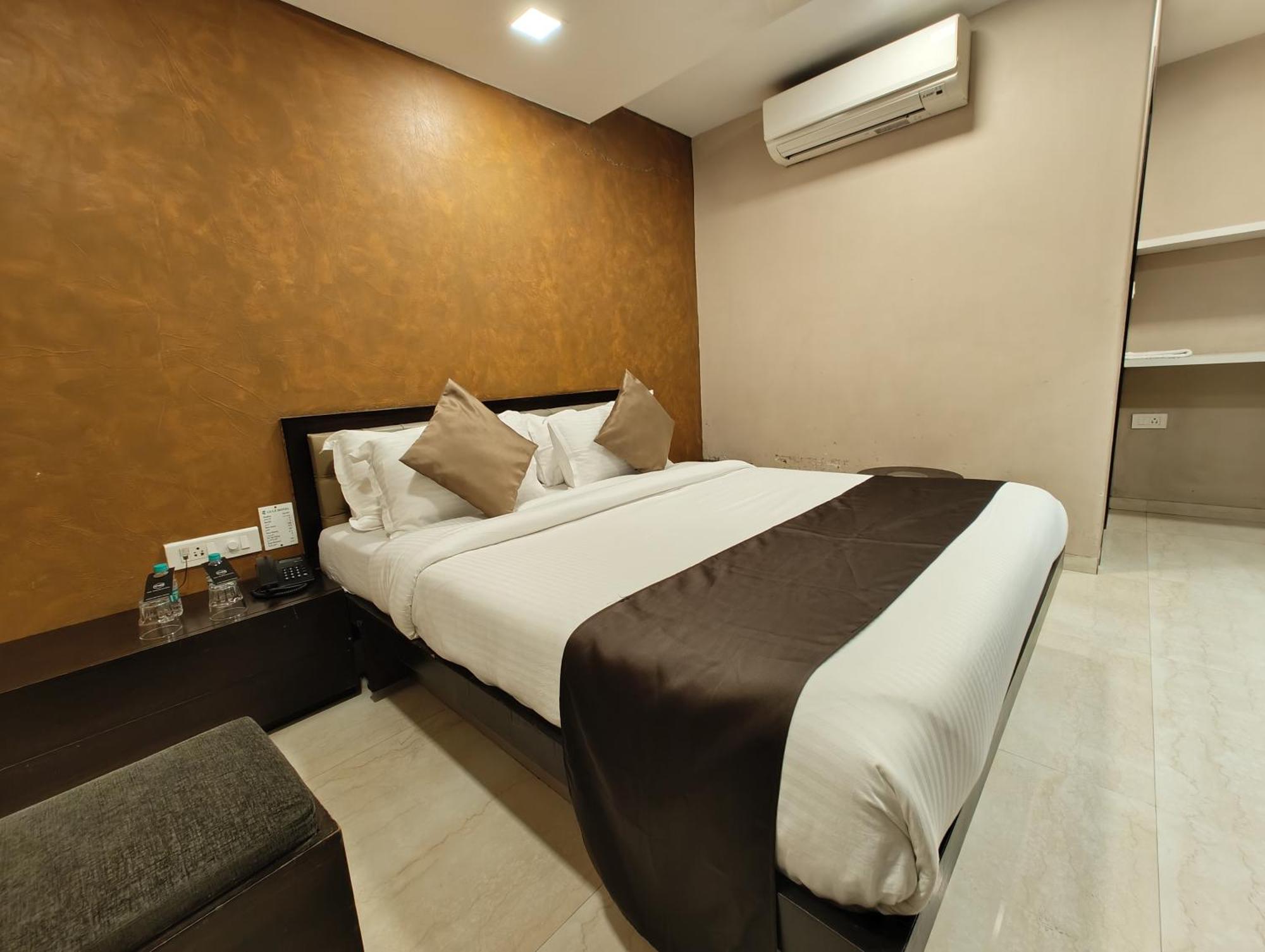 The Majlis Hotel - Colaba Mumbai Kültér fotó
