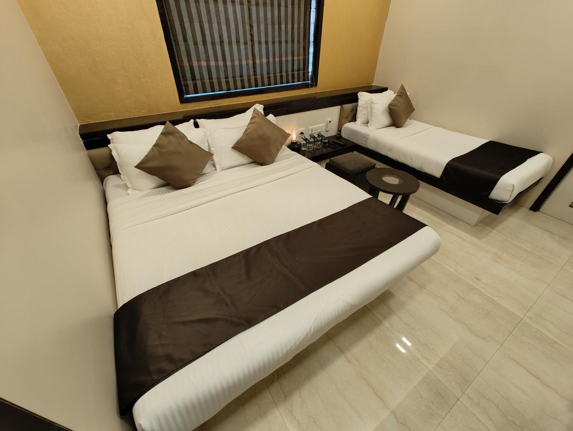 The Majlis Hotel - Colaba Mumbai Kültér fotó