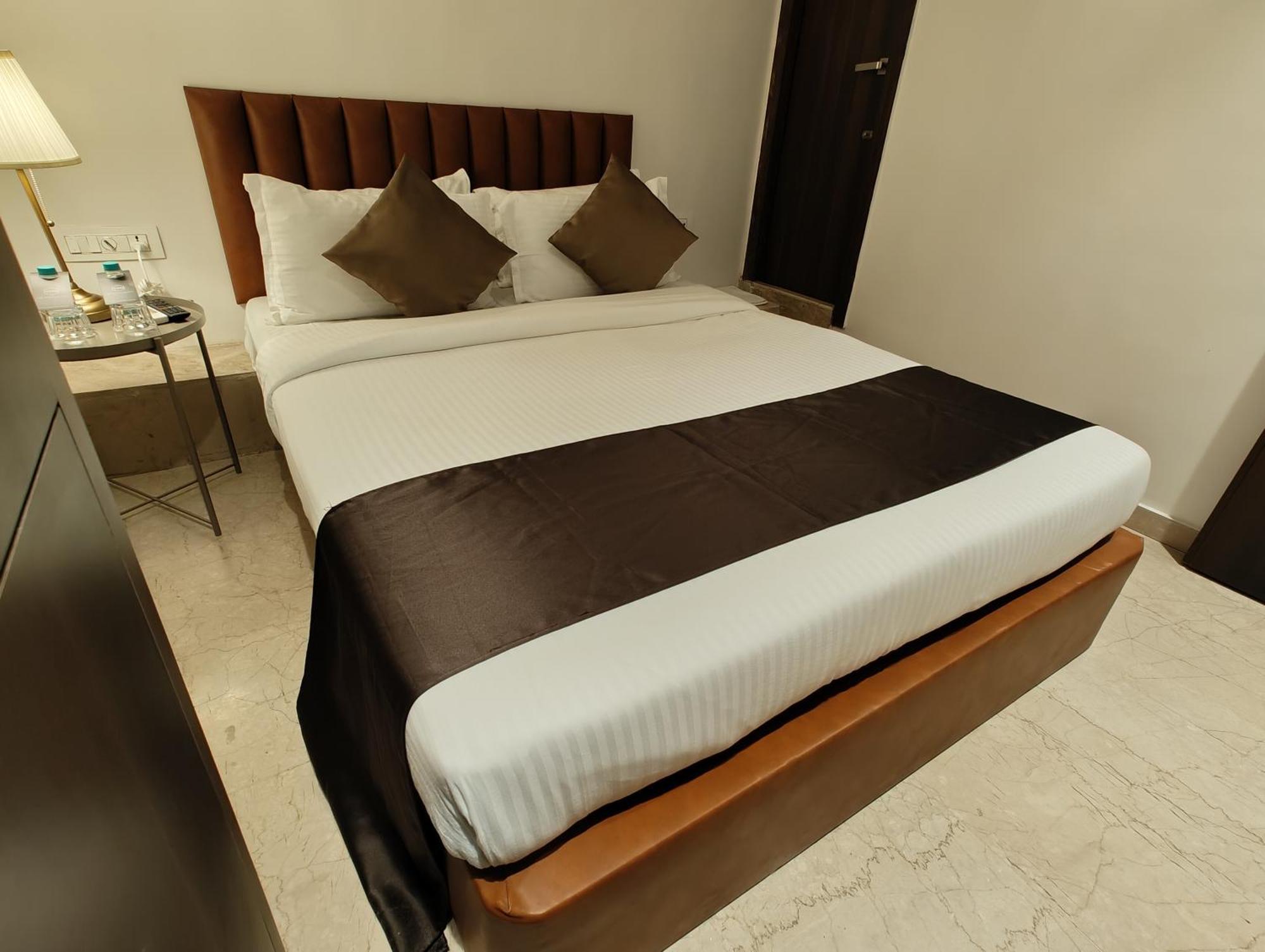 The Majlis Hotel - Colaba Mumbai Kültér fotó