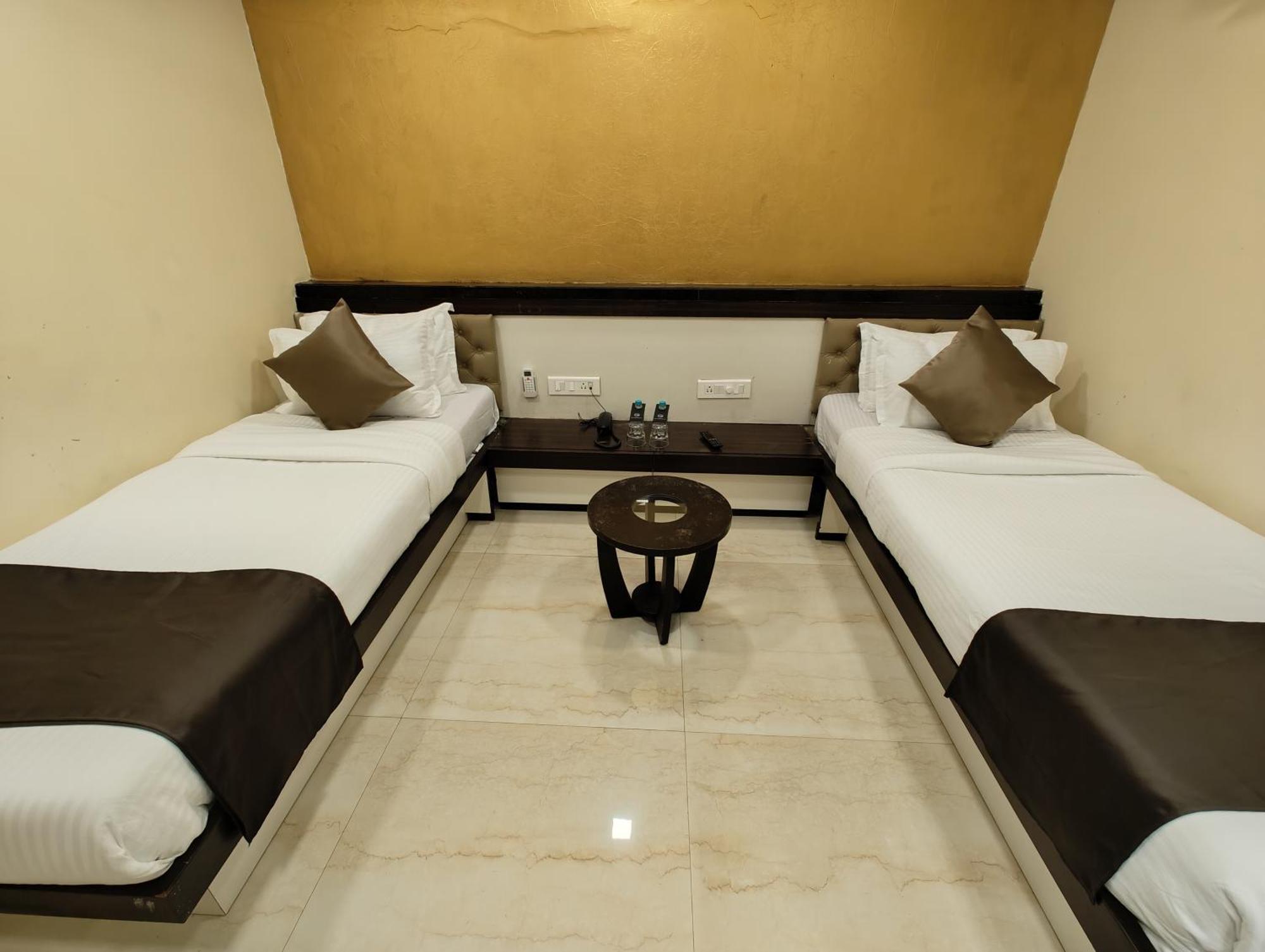 The Majlis Hotel - Colaba Mumbai Kültér fotó
