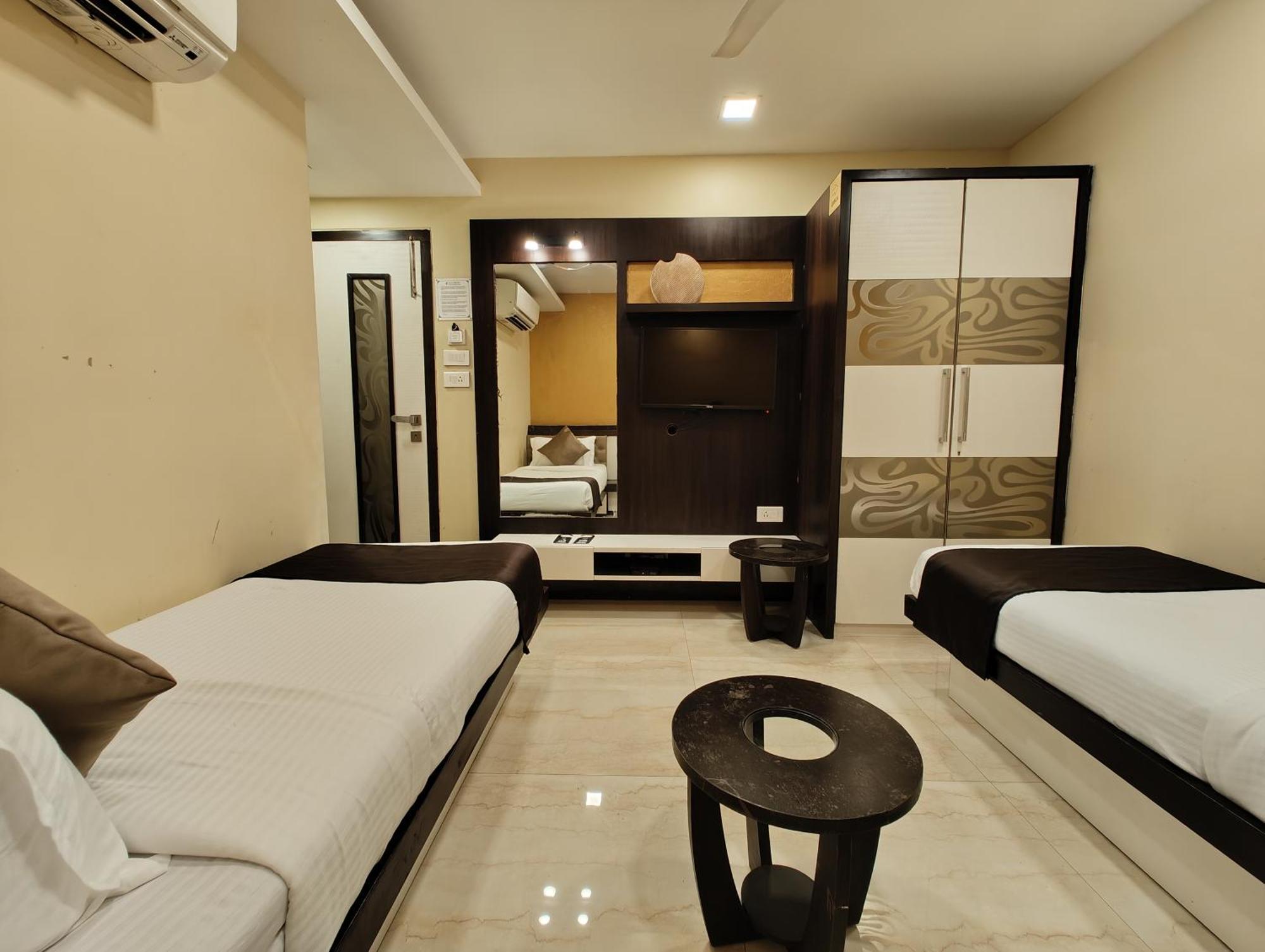 The Majlis Hotel - Colaba Mumbai Kültér fotó